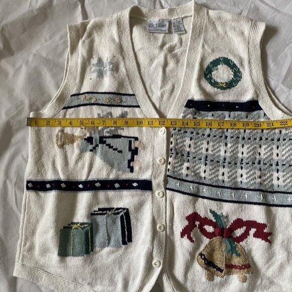 Vintage The Villager Holiday Knit Vest With Festive Christmas Design Buttons Wom - Picture 6 of 14